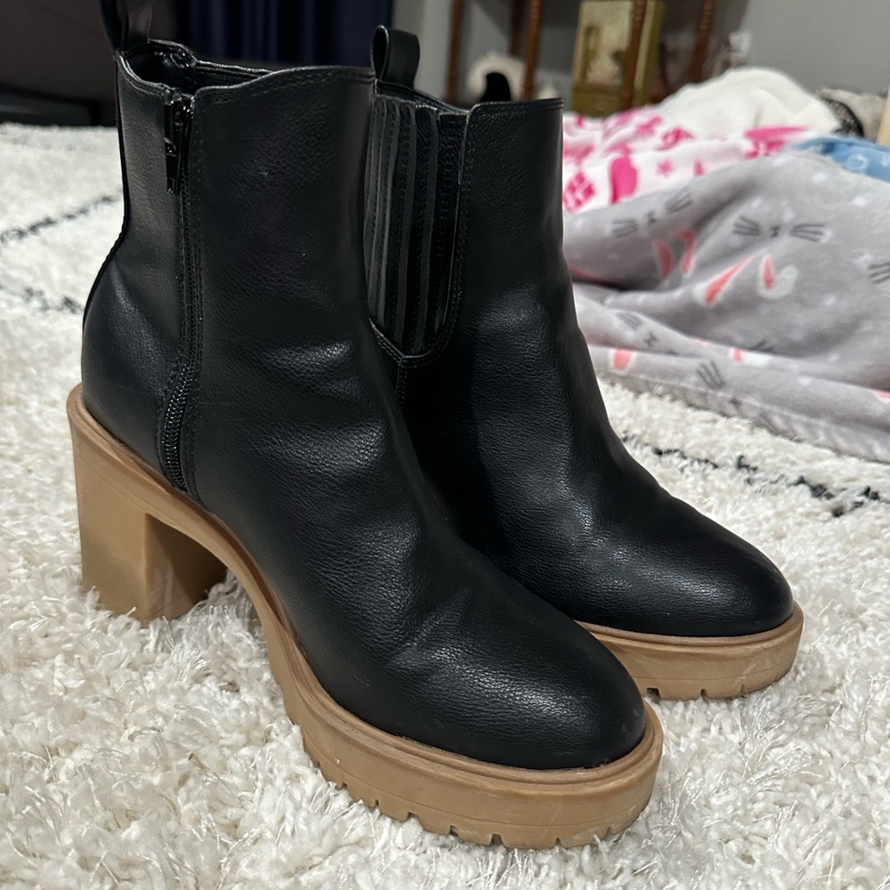 black boots for winter platform size 9 WOMEN